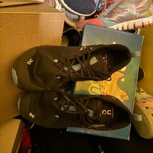 Women on cloud size 11